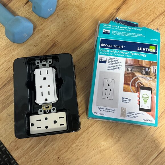 Leviton DZR15 Decora Smart White/Light Almond Outlet With Z-Wave Technology - Picture 7 of 7